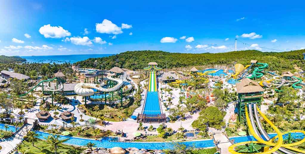 Công viên nước Aquatopia Water Park ở đâu? Có gì thu hút? 