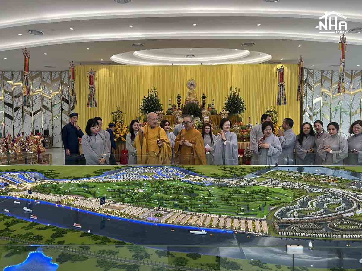 Lễ nhập trạch văn phòng bán hàng Vinhomes Royal Island